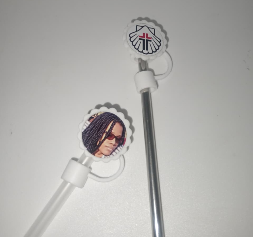 Straw Topper